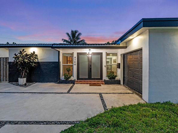 8380 NW 26th Pl, Sunrise FL 33322