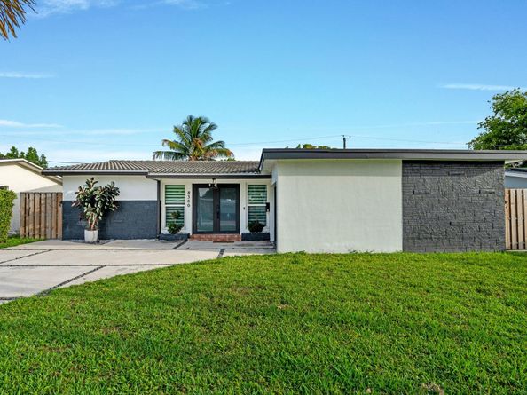 8380 NW 26th Pl, Sunrise FL 33322