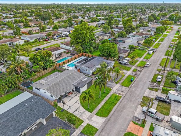 8380 NW 26th Pl, Sunrise FL 33322