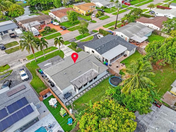 8380 NW 26th Pl, Sunrise FL 33322