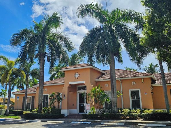 3545 Forest Hill Boulevard 15, Palm Springs FL 33406