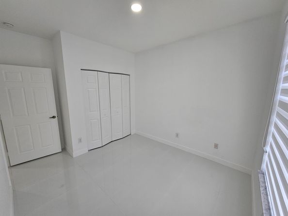 3545 Forest Hill Boulevard 15, Palm Springs FL 33406