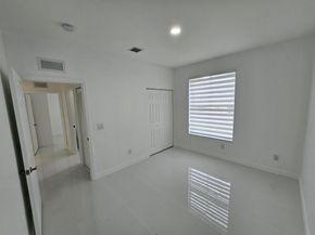 3545 Forest Hill Boulevard 15, Palm Springs FL 33406