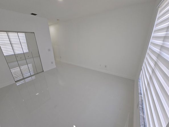 3545 Forest Hill Boulevard 15, Palm Springs FL 33406