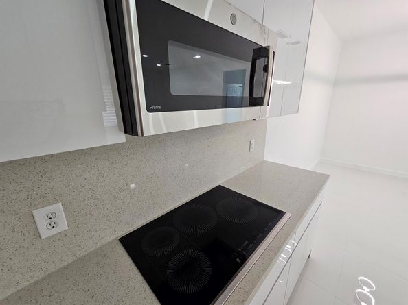 3545 Forest Hill Boulevard 15, Palm Springs FL 33406