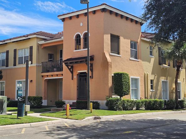 3545 Forest Hill Boulevard 15, Palm Springs FL 33406