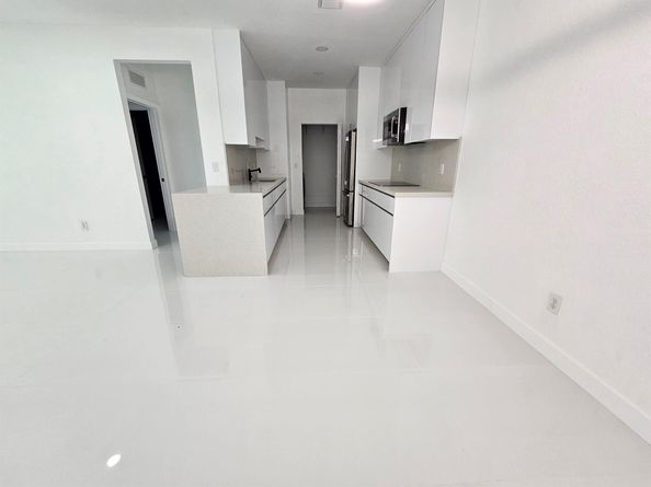 3545 Forest Hill Boulevard 15, Palm Springs FL 33406