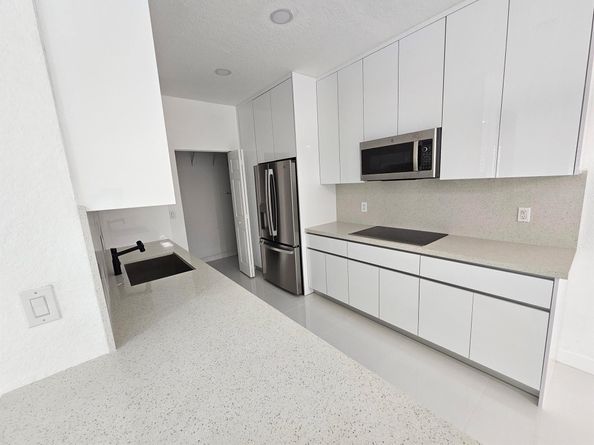 3545 Forest Hill Boulevard 15, Palm Springs FL 33406