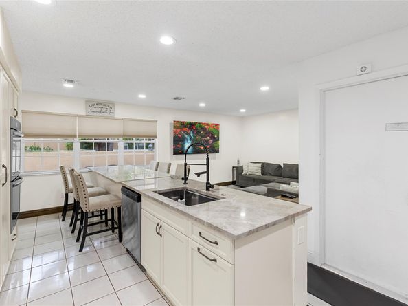 11311 Lakeview Drive 7n, Coral Springs FL 33071