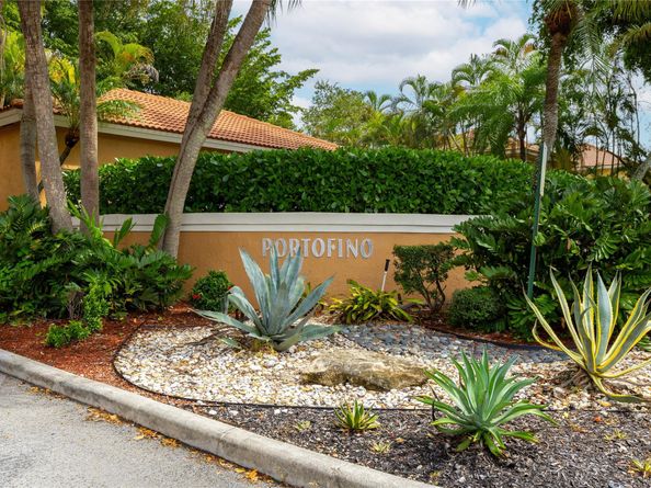 11311 Lakeview Drive 7n, Coral Springs FL 33071