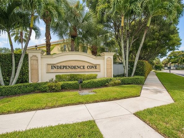 1055 Imperial Lake Rd, West Palm Beach FL 33413