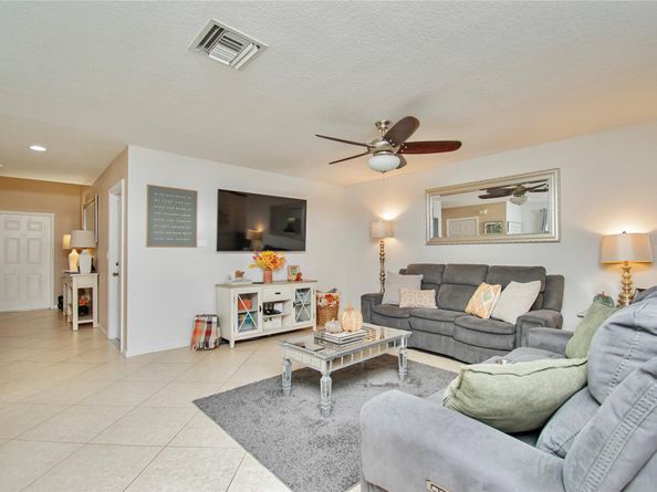 1055 Imperial Lake Rd, West Palm Beach FL 33413