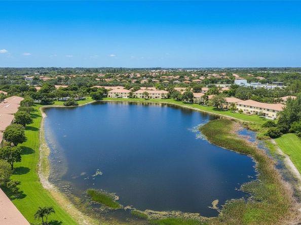 1055 Imperial Lake Rd, West Palm Beach FL 33413