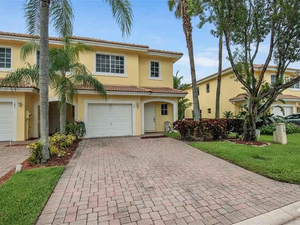 1055 Imperial Lake Rd, West Palm Beach FL 33413