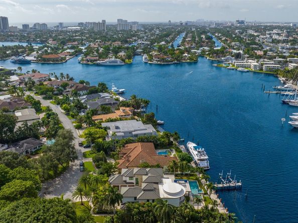 797 Middle River Dr, Fort Lauderdale FL 33304