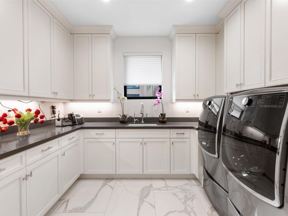 797 Middle River Dr, Fort Lauderdale FL 33304