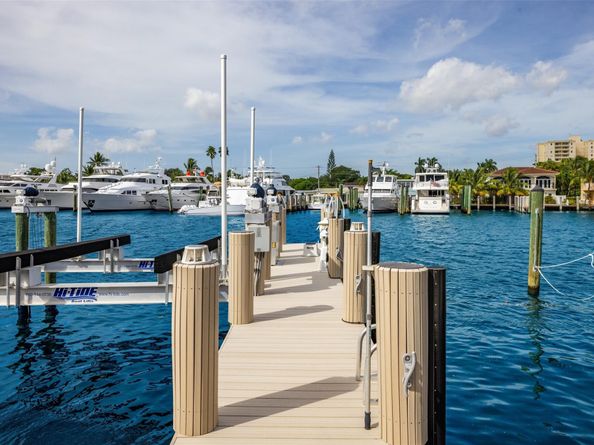 797 Middle River Dr, Fort Lauderdale FL 33304