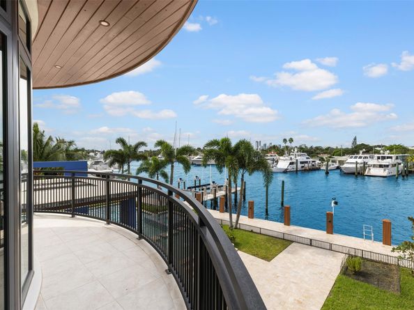 797 Middle River Dr, Fort Lauderdale FL 33304