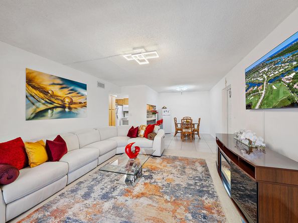 819 Sky Pine Way A2, Greenacres FL 33415
