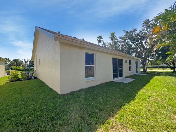 12785 Meadowbreeze Dr, Wellington FL 33414