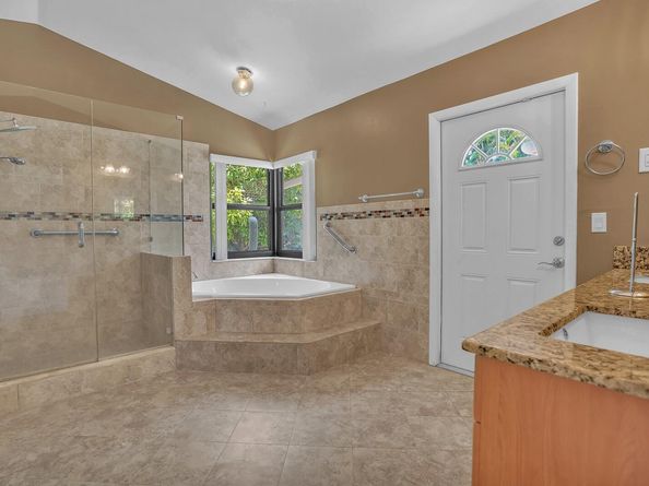 6621 NW 52nd St, Coral Springs FL 33067