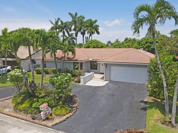 6621 NW 52nd St, Coral Springs FL 33067