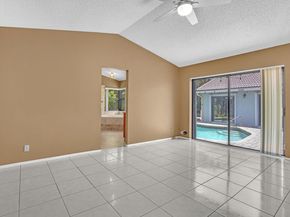 6621 NW 52nd St, Coral Springs FL 33067