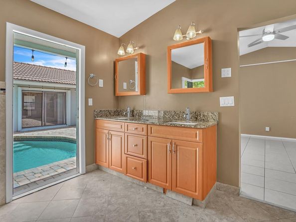6621 NW 52nd St, Coral Springs FL 33067