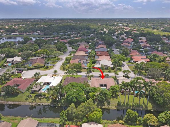 6621 NW 52nd St, Coral Springs FL 33067