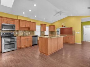 6621 NW 52nd St, Coral Springs FL 33067