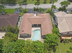 6621 NW 52nd St, Coral Springs FL 33067