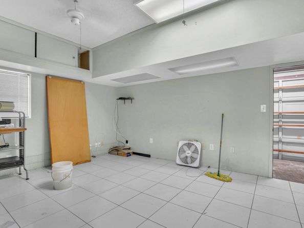 6621 NW 52nd St, Coral Springs FL 33067