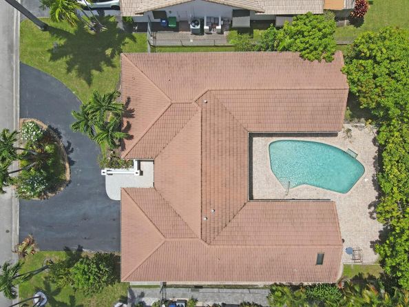 6621 NW 52nd St, Coral Springs FL 33067