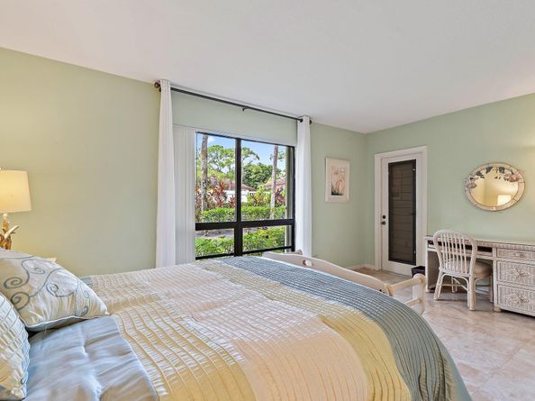 413 Brackenwood Lane S, Palm Beach Gardens FL 33418