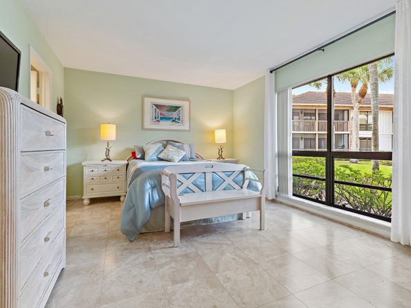 413 Brackenwood Lane S, Palm Beach Gardens FL 33418