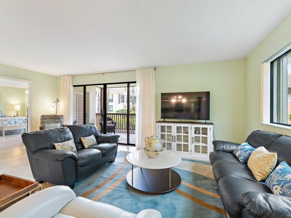 413 Brackenwood Lane S, Palm Beach Gardens FL 33418