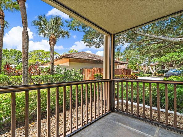 413 Brackenwood Lane S, Palm Beach Gardens FL 33418