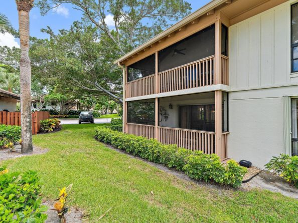 413 Brackenwood Lane S, Palm Beach Gardens FL 33418