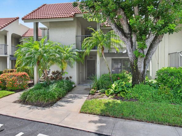 5757 Fairway Park Court 104, Boynton Beach FL 33437