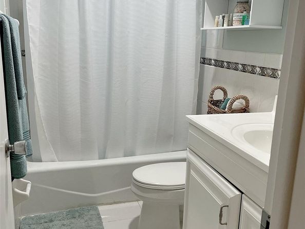 1641 NE 55th St, Fort Lauderdale FL 33334