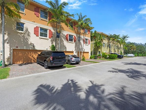3909 Monarch Lane 3909, Coconut Creek FL 33073