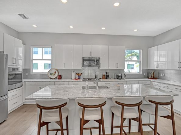 7091 Edison Place, Palm Beach Gardens FL 33418