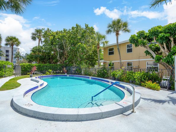 445 SE 21st Avenue 202, Deerfield Beach FL 33441