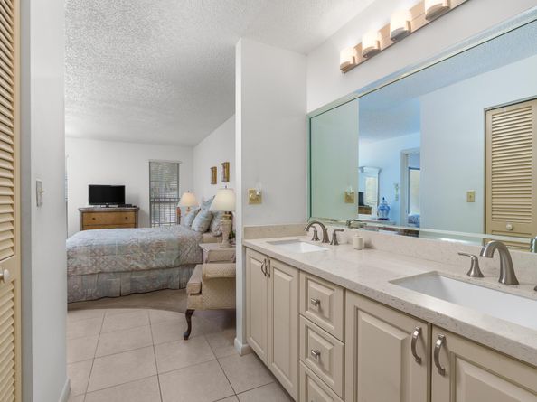 445 SE 21st Avenue 202, Deerfield Beach FL 33441