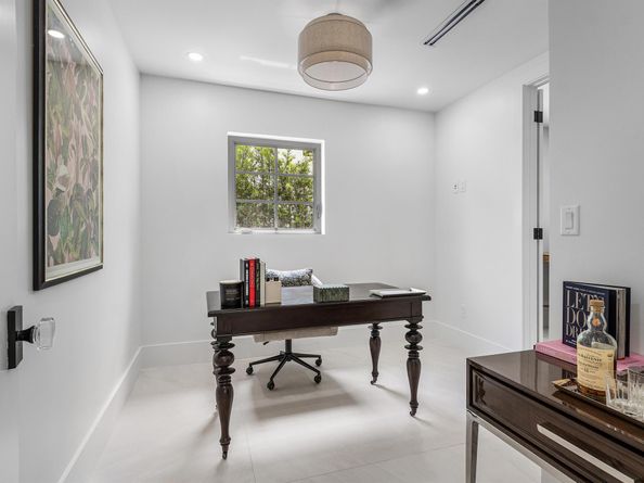 2330 Lake Avenue, West Palm Beach FL 33401