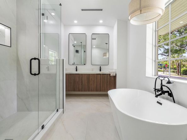 2330 Lake Avenue, West Palm Beach FL 33401