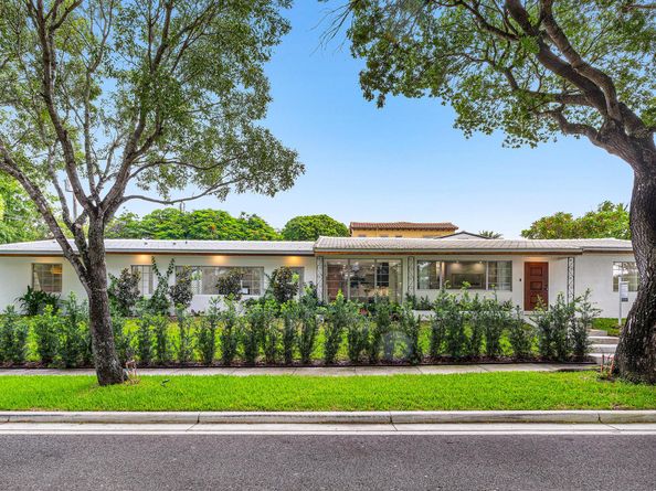 2330 Lake Avenue, West Palm Beach FL 33401