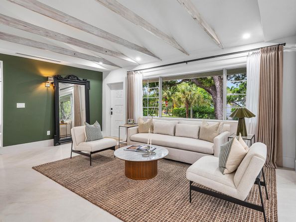 2330 Lake Avenue, West Palm Beach FL 33401
