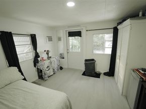 8520 SW 18th Ct, Davie FL 33324