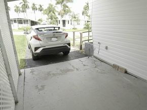 8520 SW 18th Ct, Davie FL 33324